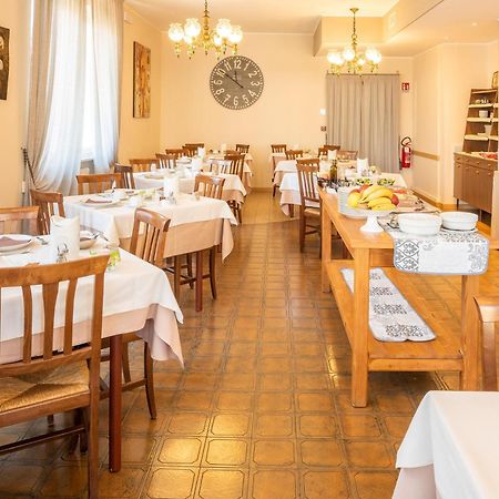Hotel Taormina Bardolino Bagian luar foto