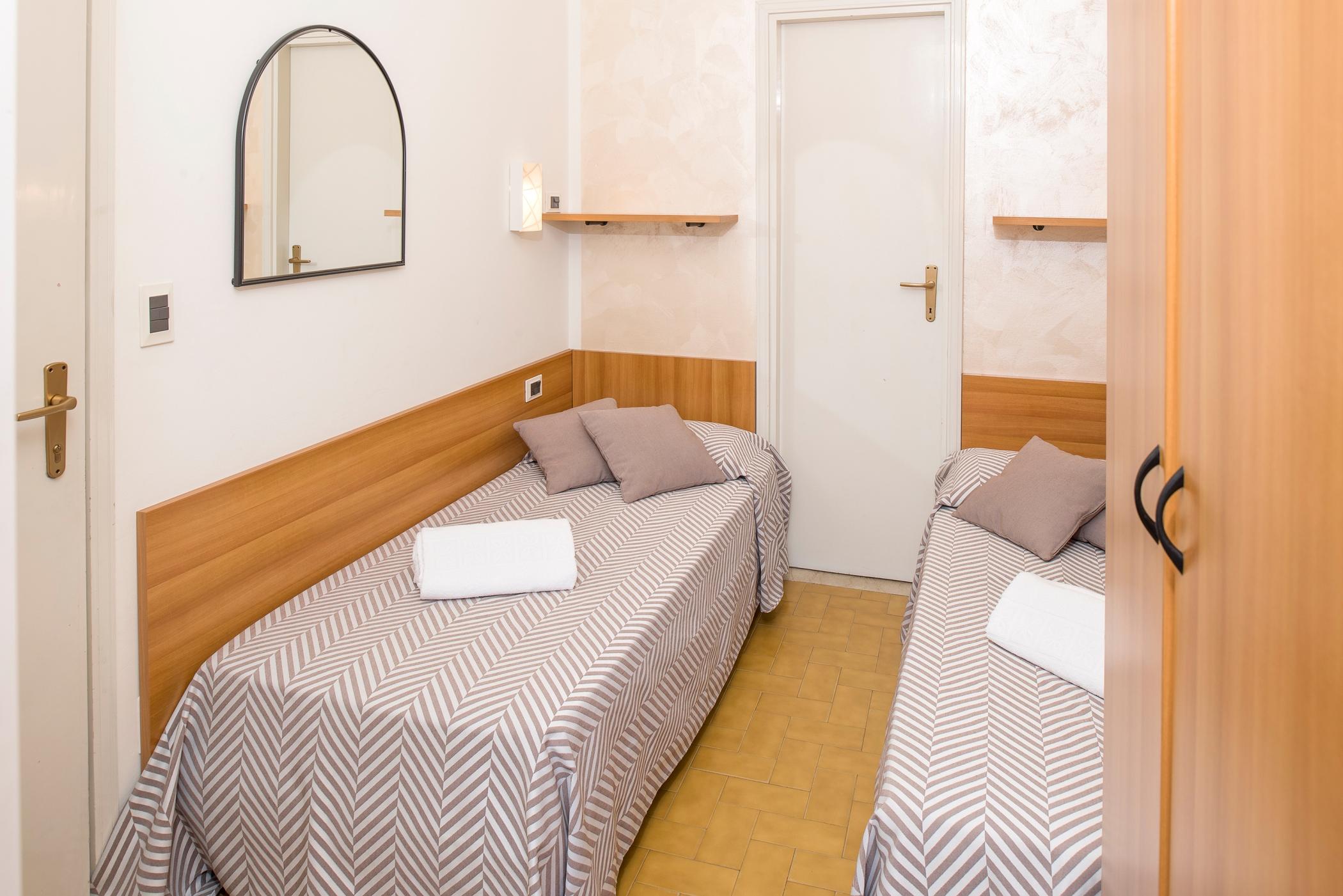Hotel Taormina Bardolino Bagian luar foto