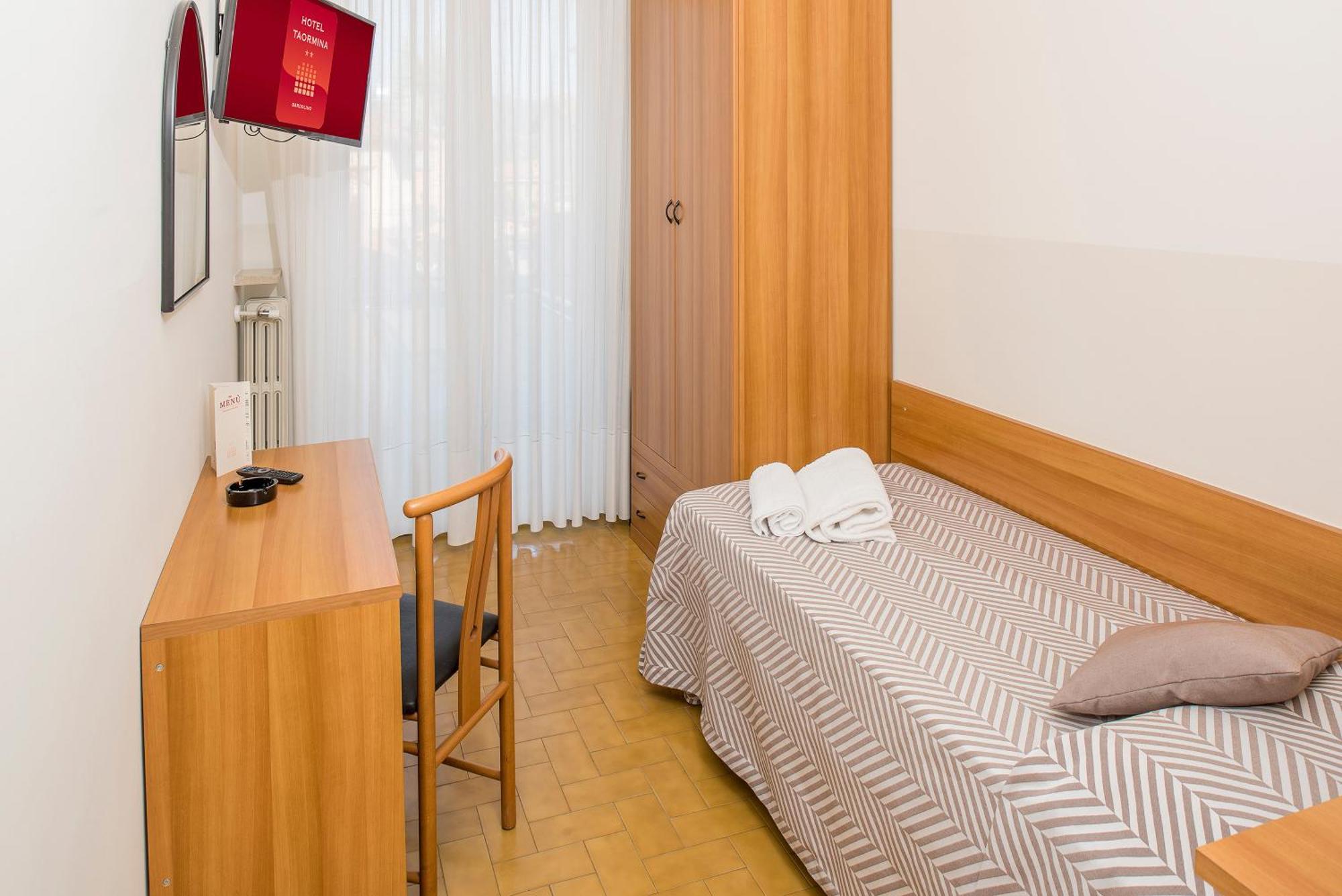 Hotel Taormina Bardolino Ruang foto