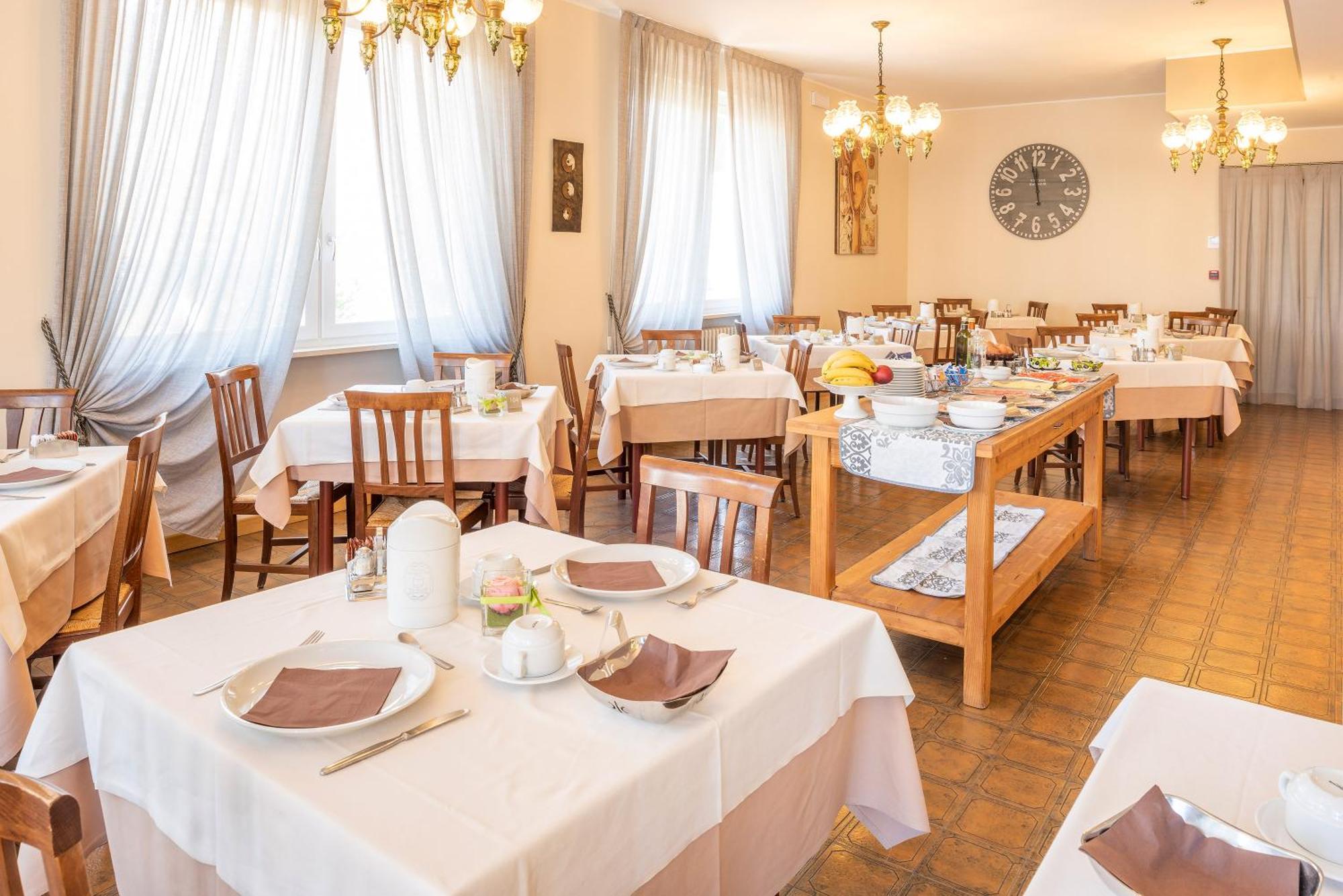 Hotel Taormina Bardolino Bagian luar foto