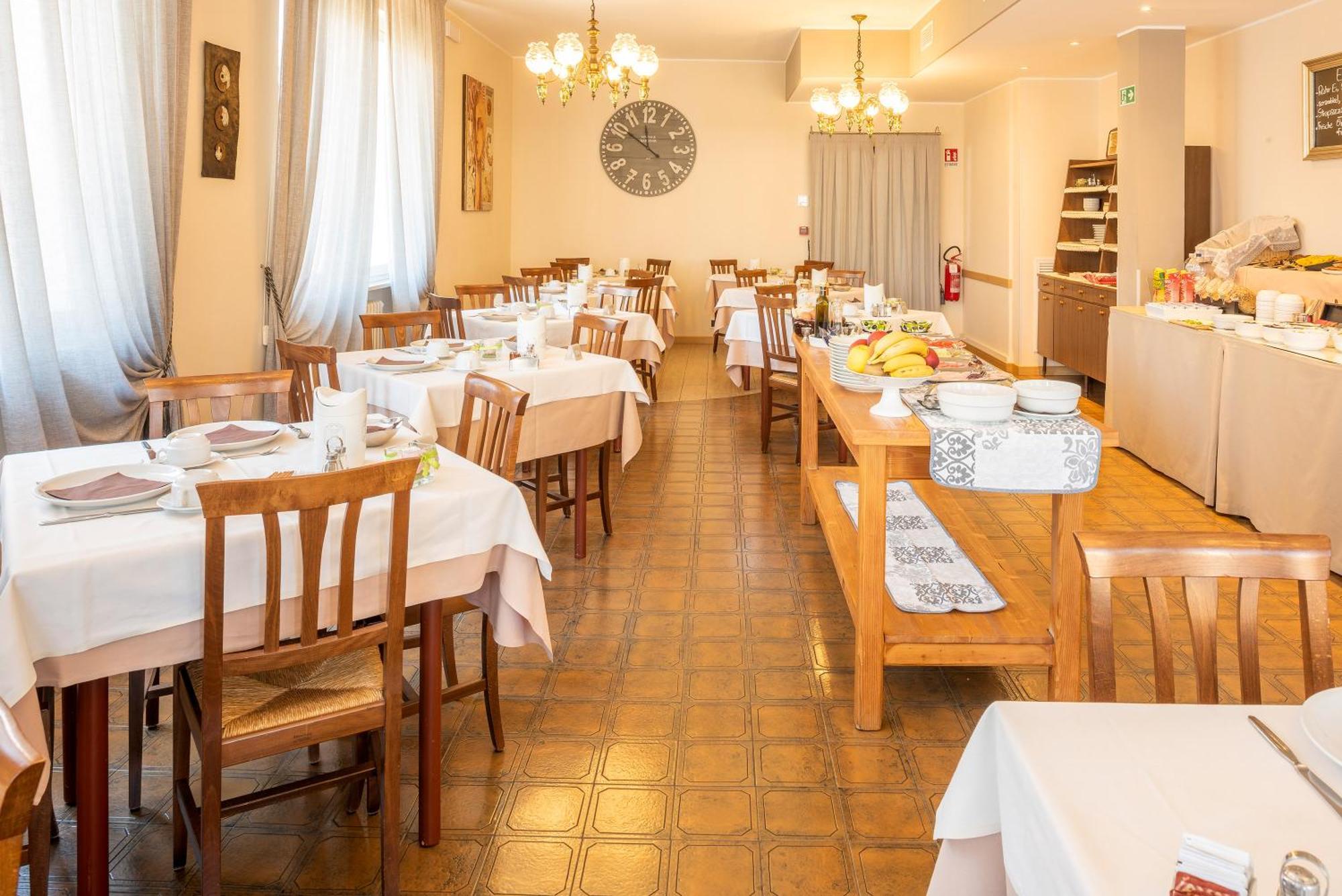 Hotel Taormina Bardolino Bagian luar foto