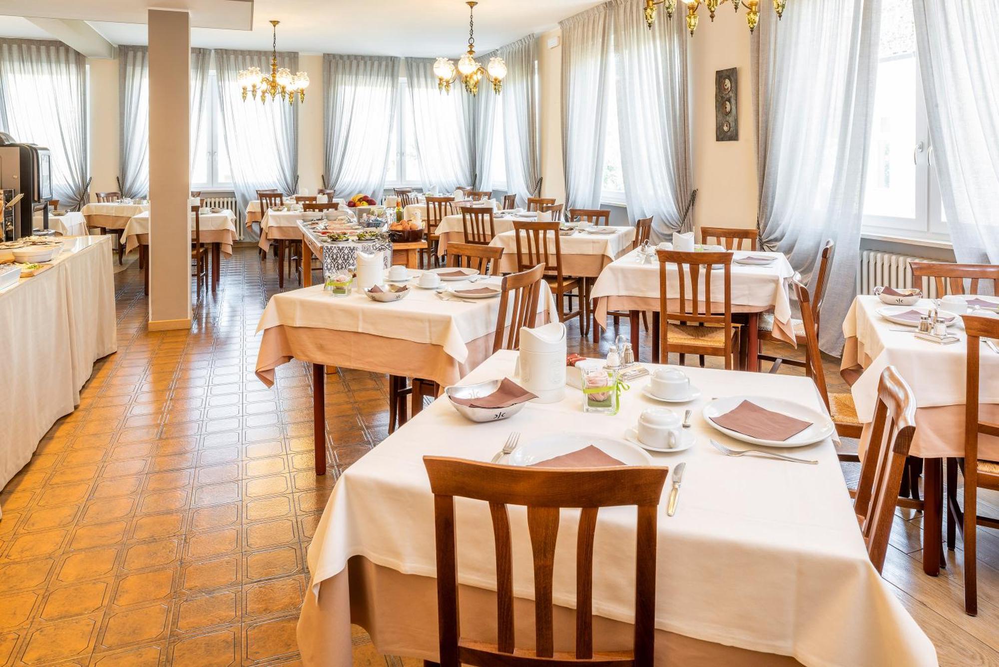 Hotel Taormina Bardolino Bagian luar foto