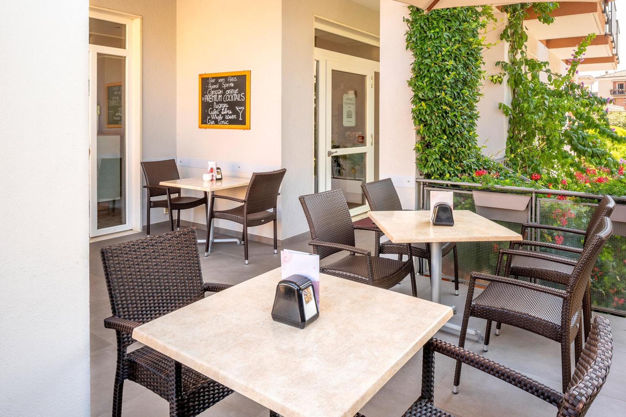 Hotel Taormina Bardolino Bagian luar foto