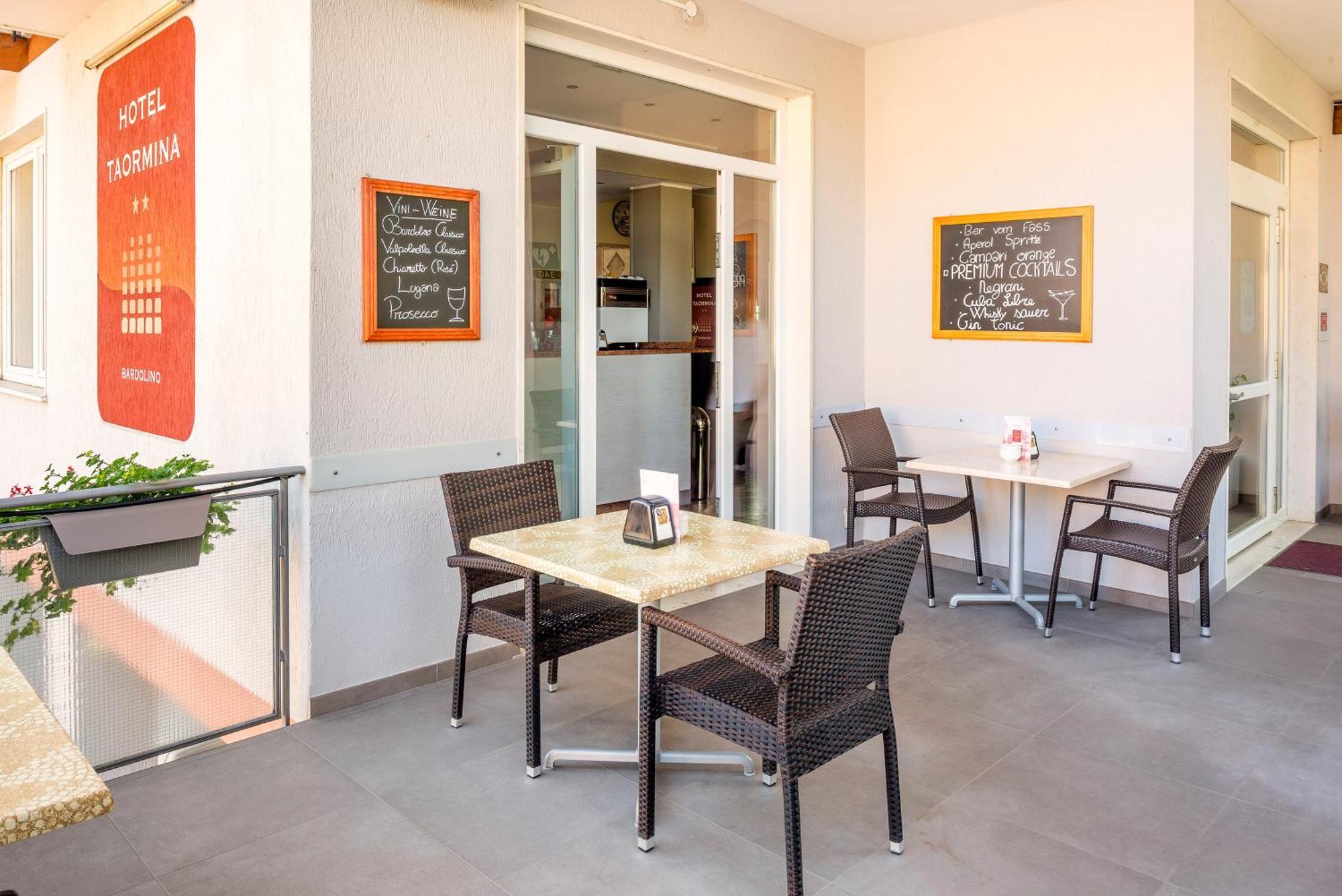 Hotel Taormina Bardolino Bagian luar foto
