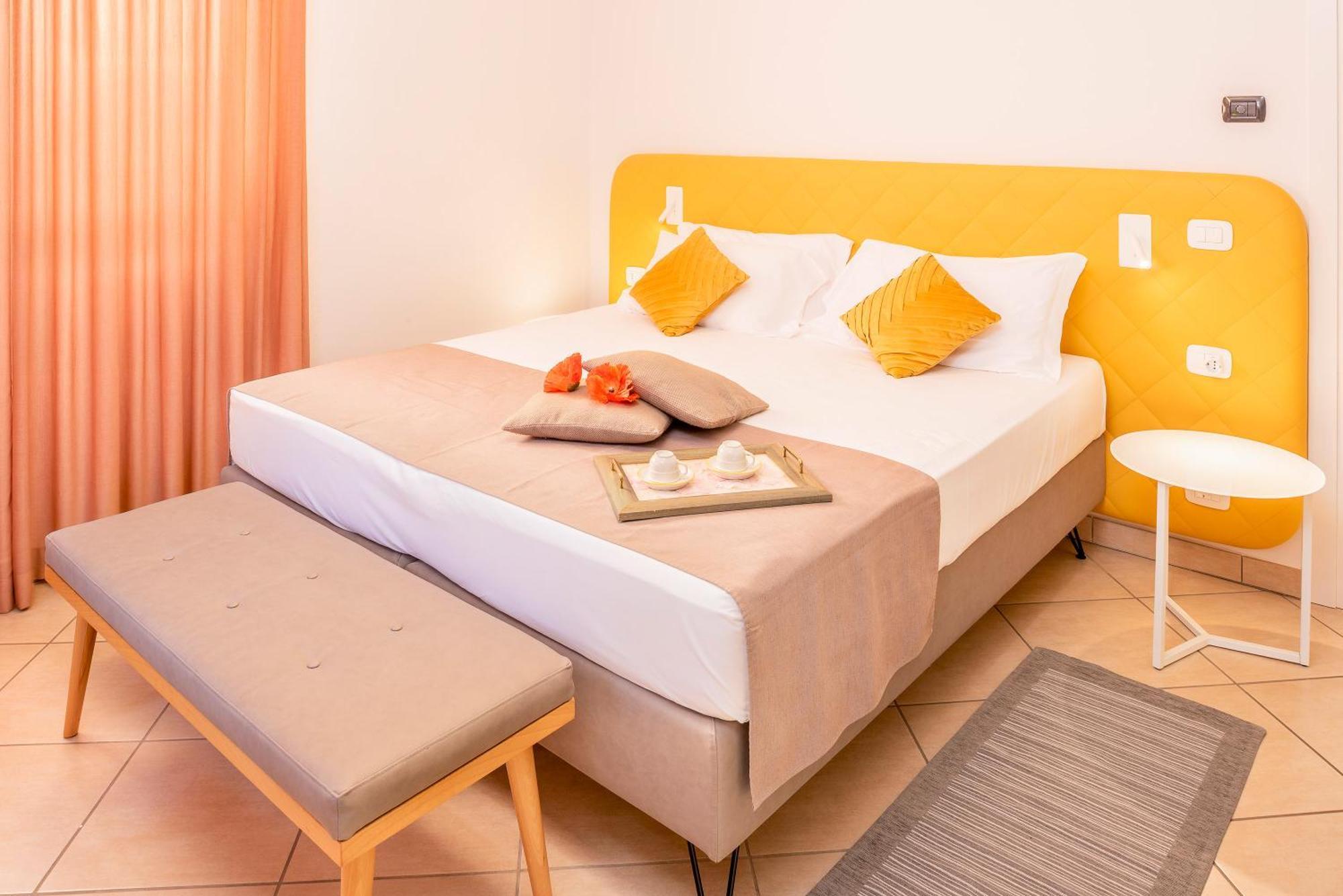 Hotel Taormina Bardolino Bagian luar foto