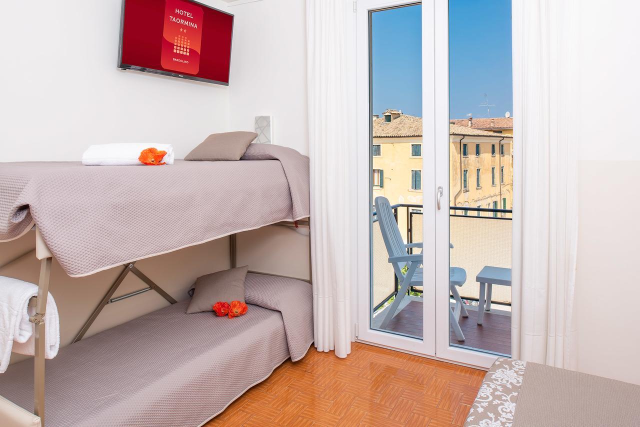 Hotel Taormina Bardolino Bagian luar foto